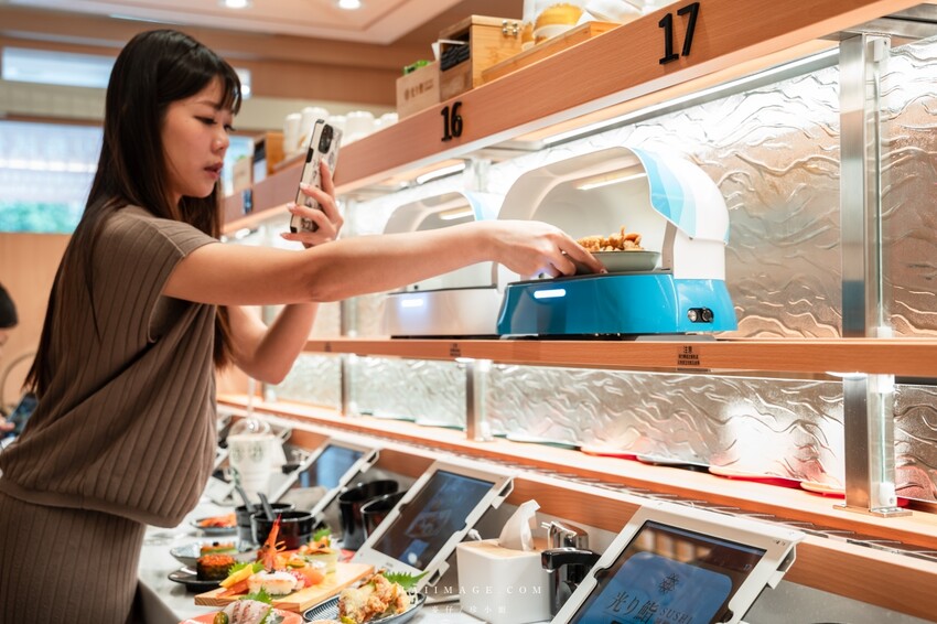 台北美食|光り鮨 光迴轉壽司~台北松山區全新開幕迴轉壽司,挑戰全台握壽司最低價,喜歡吃日本壽司刺身的