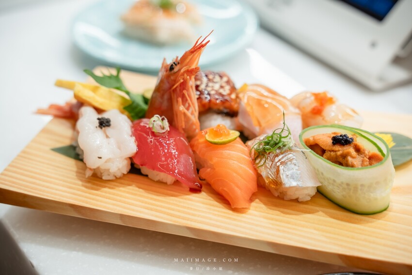 台北美食|光り鮨 光迴轉壽司~台北松山區全新開幕迴轉壽司,挑戰全台握壽司最低價,喜歡吃日本壽司刺身的