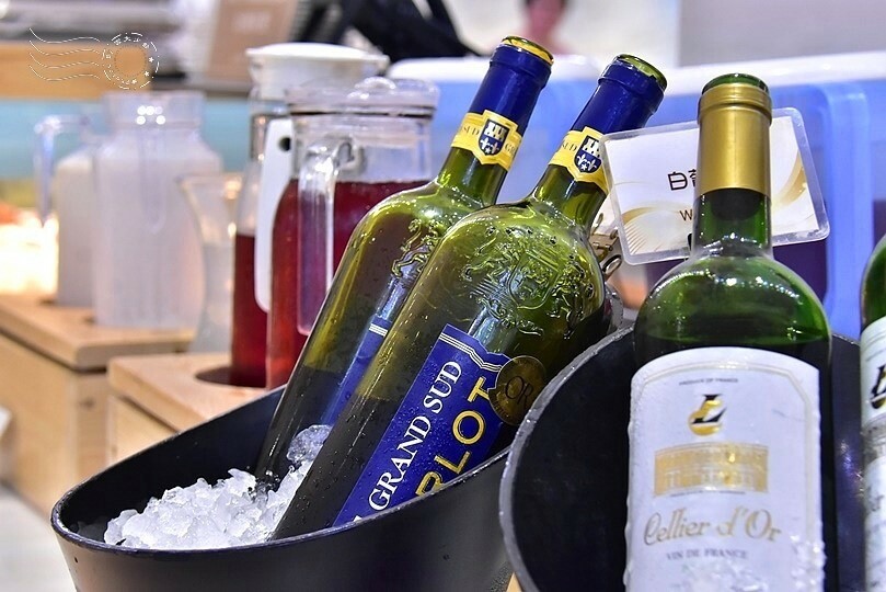 葛瑪蘭之星飯店自助餐:紅酒