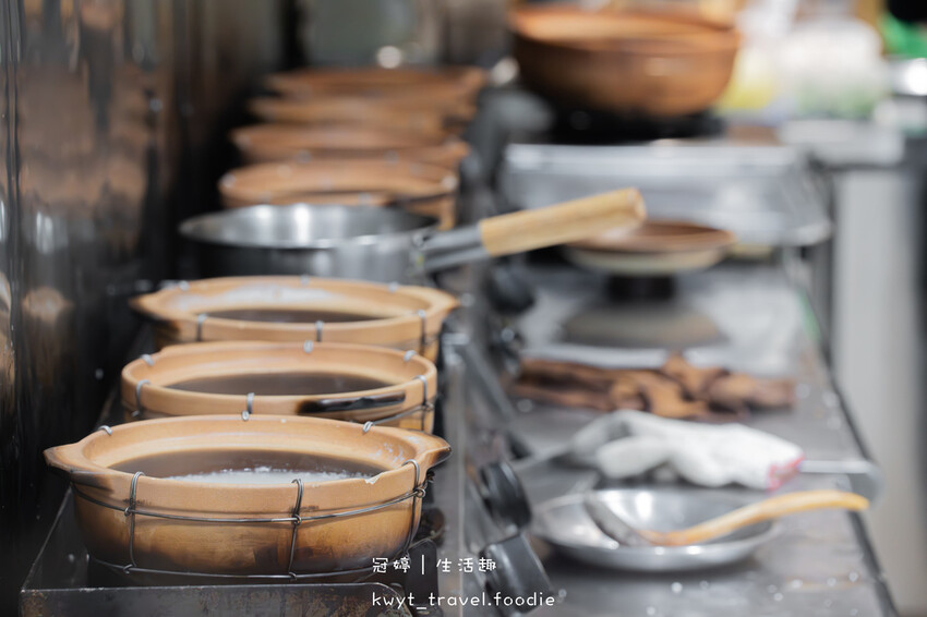 嘉義砂鍋粥_六上米砂鍋粥私房菜點心，巨好吃鱻爆紅蟳粥，每天限