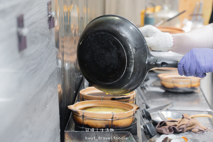 嘉義砂鍋粥_六上米砂鍋粥私房菜點心，巨好吃鱻爆紅蟳粥，每天限