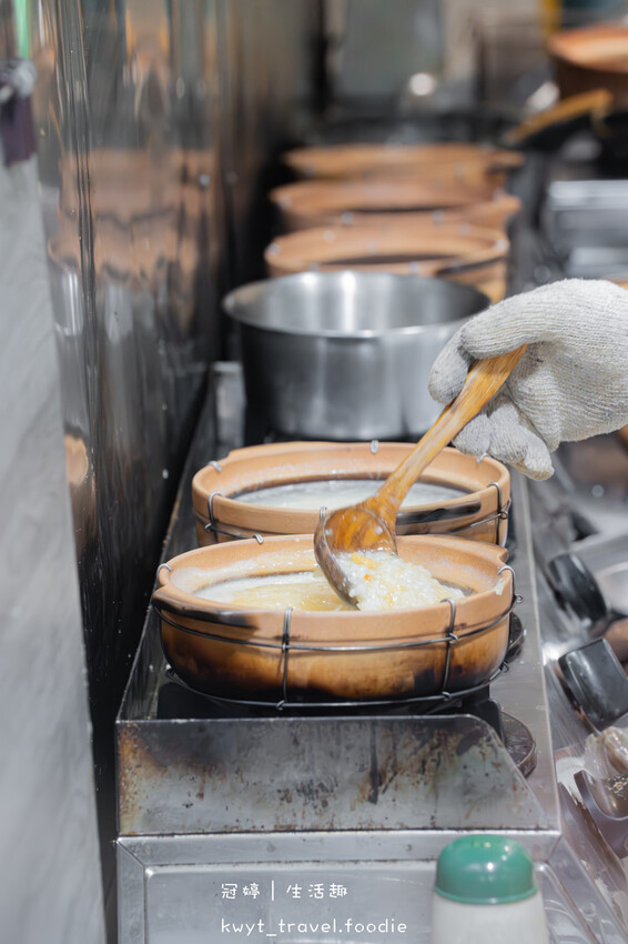 嘉義砂鍋粥_六上米砂鍋粥私房菜點心，巨好吃鱻爆紅蟳粥，每天限