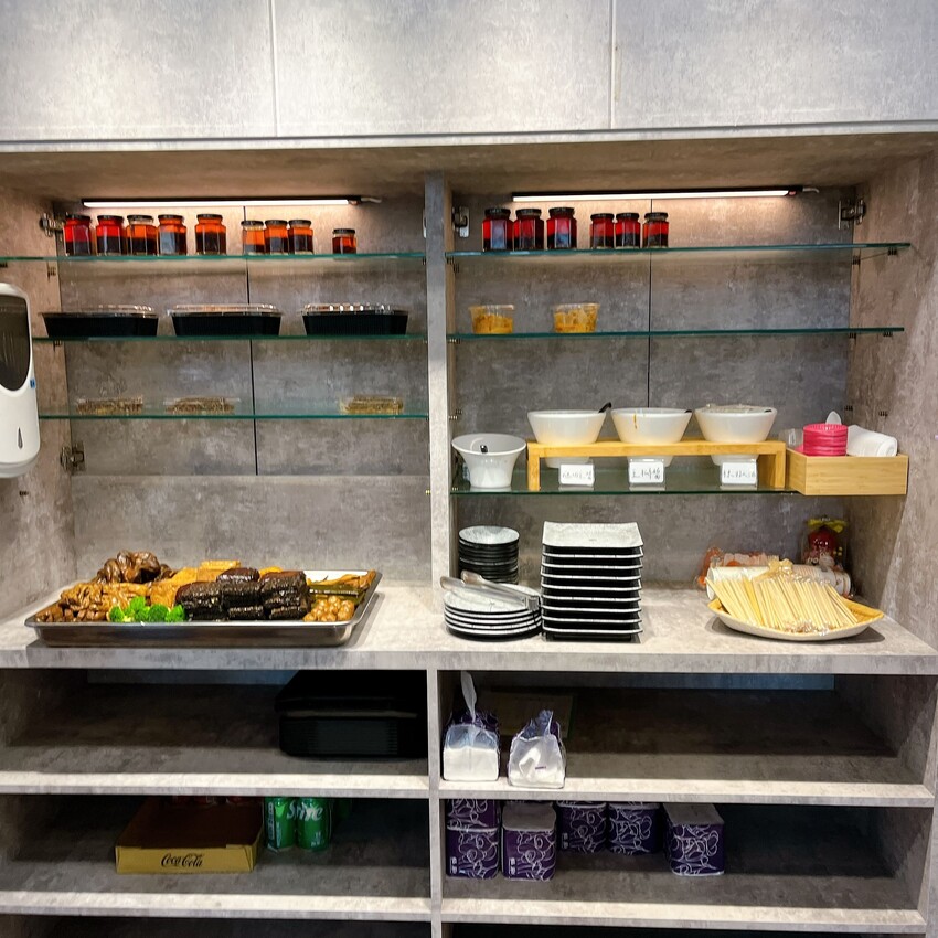 在地人激推的鵝肉午餐便當—鵝師兄-舒肥鵝肉專賣店 ,軟嫩香甜又多汁的鵝肉,讓人一吃成主顧