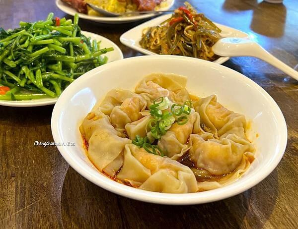 新北市永和區【五草車中華麵食館】用心、實惠，最接近鼎O豐 !