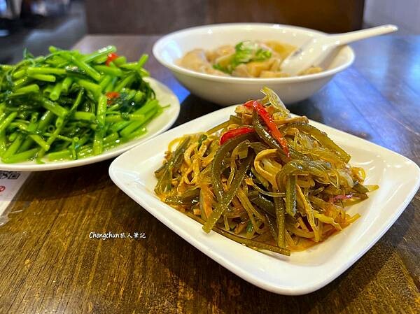 新北市永和區【五草車中華麵食館】用心、實惠，最接近鼎O豐 !