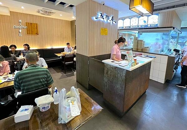 新北市永和區【五草車中華麵食館】用心、實惠，最接近鼎O豐 !