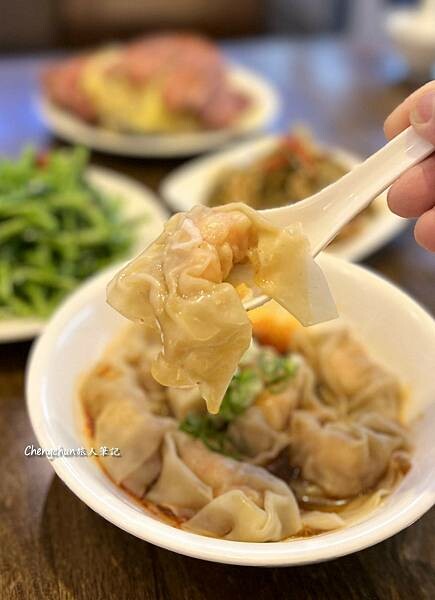 新北市永和區【五草車中華麵食館】用心、實惠，最接近鼎O豐 !