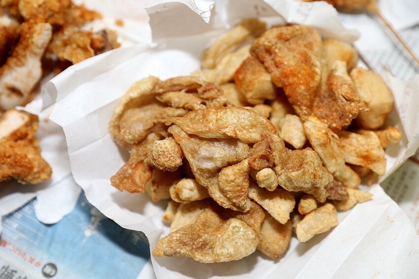 炸雞控必吃！在地人激推最強三角骨！超涮嘴 台式下午茶小確幸｜詹媽媽炸雞(竹山老街美食)