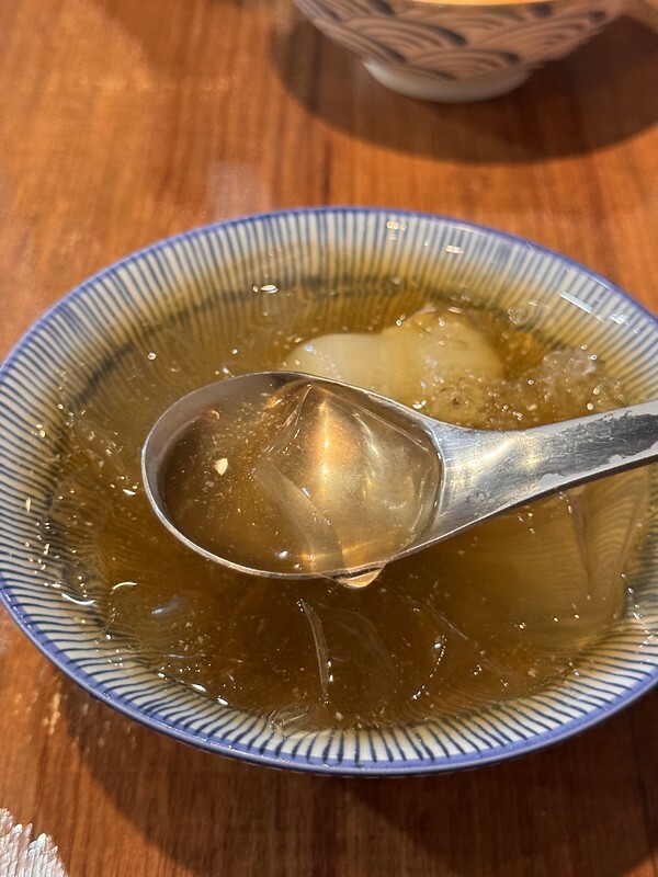 桃園市中壢區台灣｜中壢｜小眼睛甜品店 （仙草‧豆花‧愛玉），夏日就是要來點清涼味。（中壢美食）