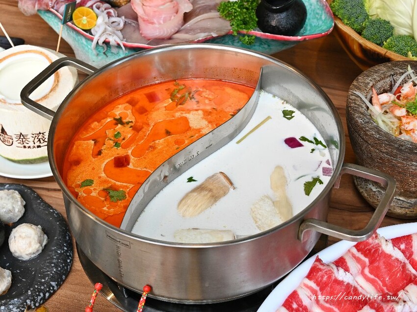 泰滾泰式火鍋｜都市中絕美叢林系泰式火鍋店，口味道地，蝦片無限吃到飽，超狂限時優惠一百元發票就送一百隻蝦！