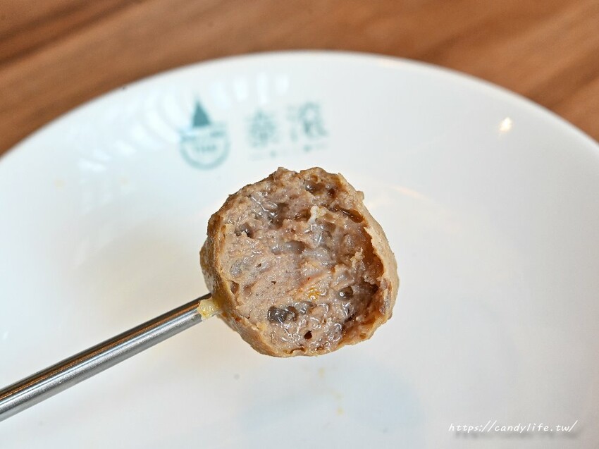 泰滾泰式火鍋｜都市中絕美叢林系泰式火鍋店，口味道地，蝦片無限吃到飽，超狂限時優惠一百元發票就送一百隻蝦！