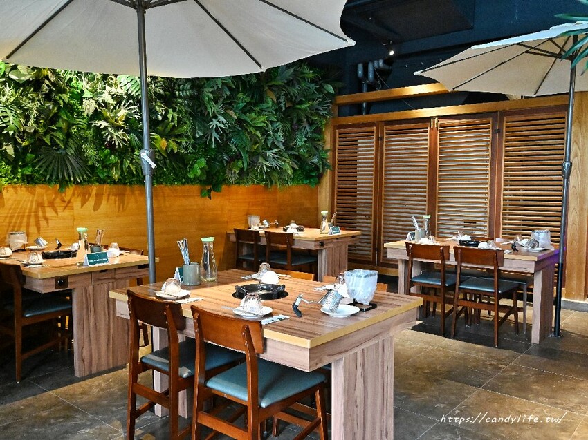 泰滾泰式火鍋｜都市中絕美叢林系泰式火鍋店，口味道地，蝦片無限吃到飽，超狂限時優惠一百元發票就送一百隻蝦！