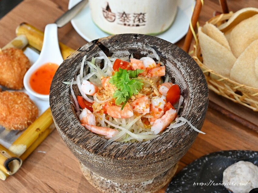 泰滾泰式火鍋｜都市中絕美叢林系泰式火鍋店，口味道地，蝦片無限吃到飽，超狂限時優惠一百元發票就送一百隻蝦！