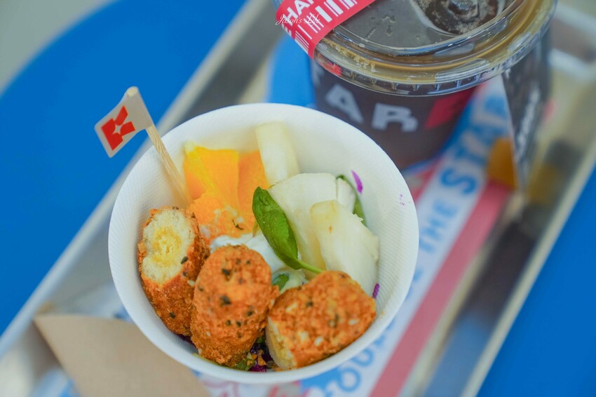 【台中南屯│美食】KOOBESTAR＊咖啡＊酷必捲。新開幕台中咖啡廳推薦，打造航空主題用餐空間，糙米捲心酥與咖