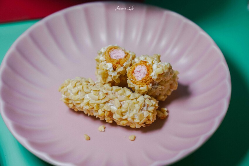 【台中南屯│美食】KOOBESTAR＊咖啡＊酷必捲。新開幕台中咖啡廳推薦，打造航空主題用餐空間，糙米捲心酥與咖