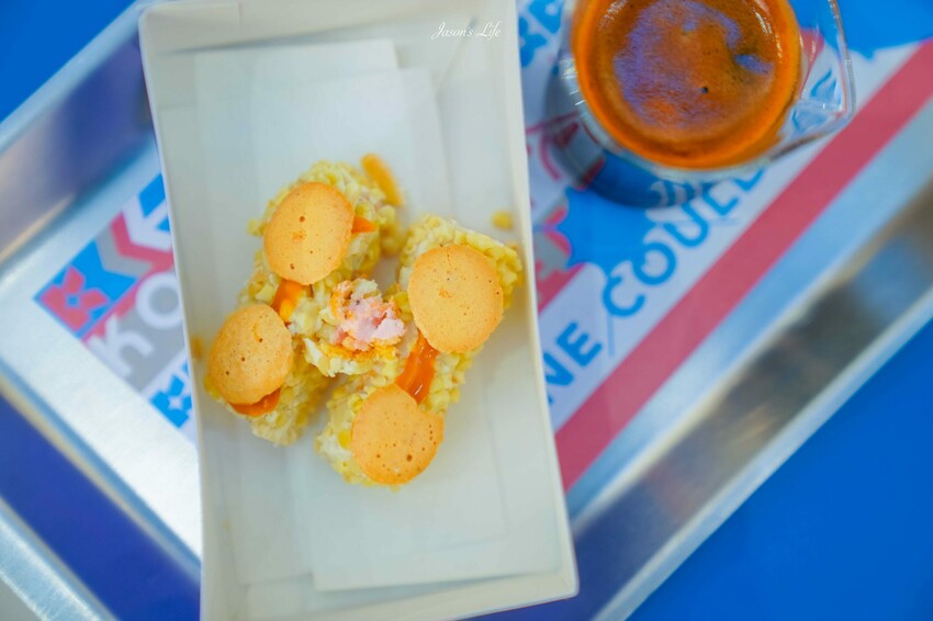 【台中南屯│美食】KOOBESTAR＊咖啡＊酷必捲。新開幕台中咖啡廳推薦，打造航空主題用餐空間，糙米捲心酥與咖