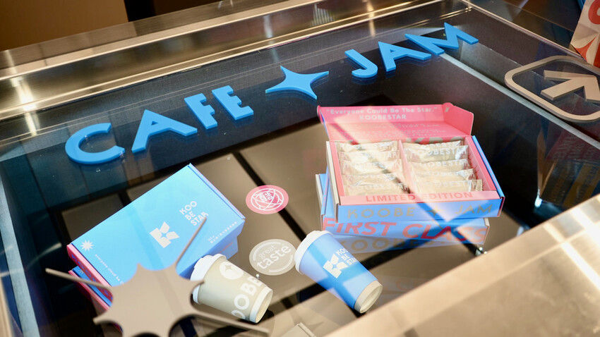 [台中] KOOBESTAR＊咖啡＊酷必捲｜全新開幕IG打卡店｜台中公益路美食！買咖啡送酷必捲