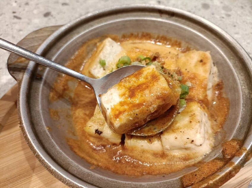 台北市大安區台北忠孝復興美食|就饗鐵板燒-台北忠孝東店。內用享現炒蔬菜、白飯、湯品、飲料、霜淇淋無限享用!