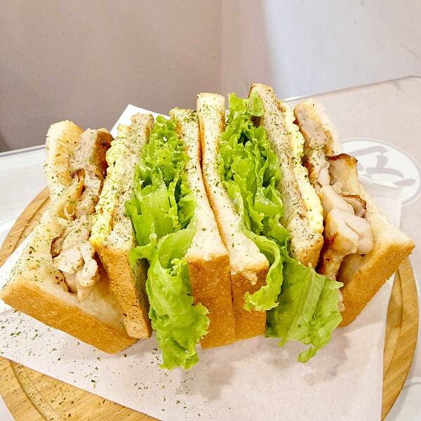 台北捷運紅線橘線民權西路站附近不限時早午餐推薦/慶三號烤肉倉庫早午餐台北天祥店/連鎖早餐店吃出中西合併