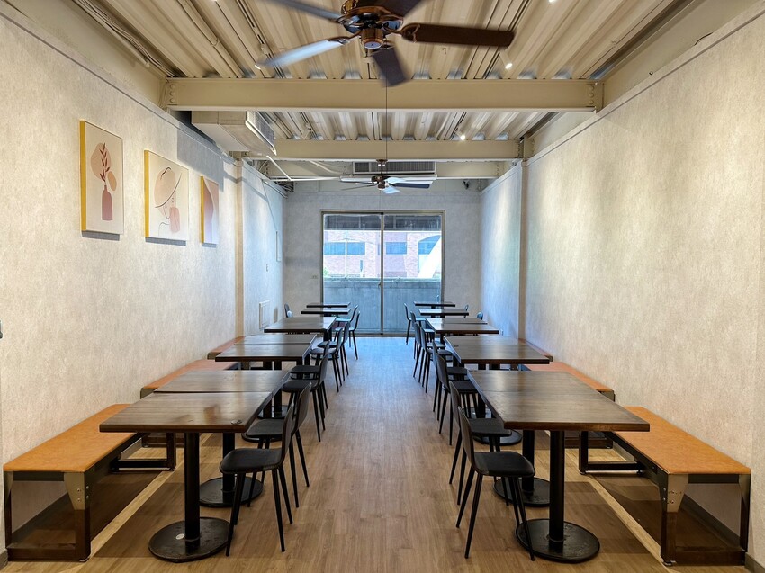 平價健康餐盒推薦!新開幕「健人餐廚馬偕店」有提供舒適的用餐空間,新品西班牙蒜香奶油蝦仁值得一試,必點套餐限定極鮮鮭魚茶碗蒸!加入會員即享優惠價~ - 阿華田的美食日記