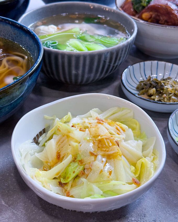 新北市三重區溫暖樸實的手作牛肉料理，牛肉湯餃、牛肉麵必點！覓牛麵鋪 - 安妮 Anny