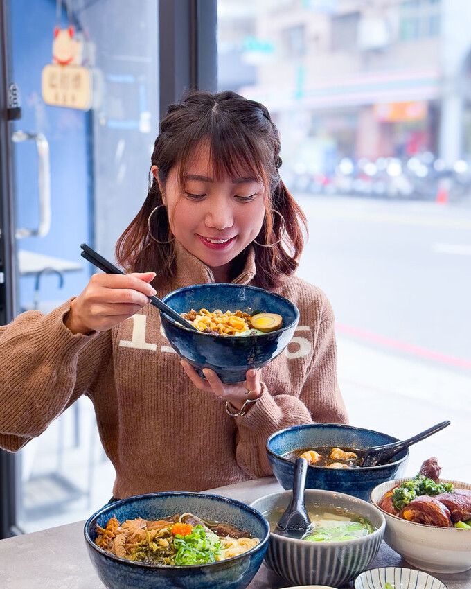 新北市三重區溫暖樸實的手作牛肉料理，牛肉湯餃、牛肉麵必點！覓牛麵鋪 - 安妮 Anny