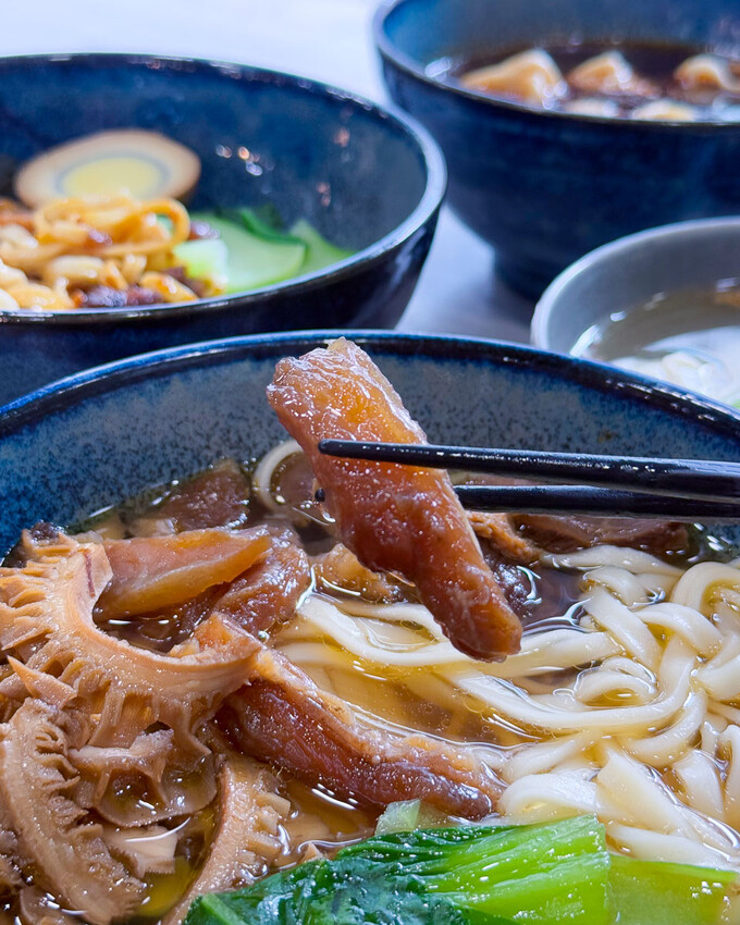 新北市三重區溫暖樸實的手作牛肉料理，牛肉湯餃、牛肉麵必點！覓牛麵鋪 - 安妮 Anny