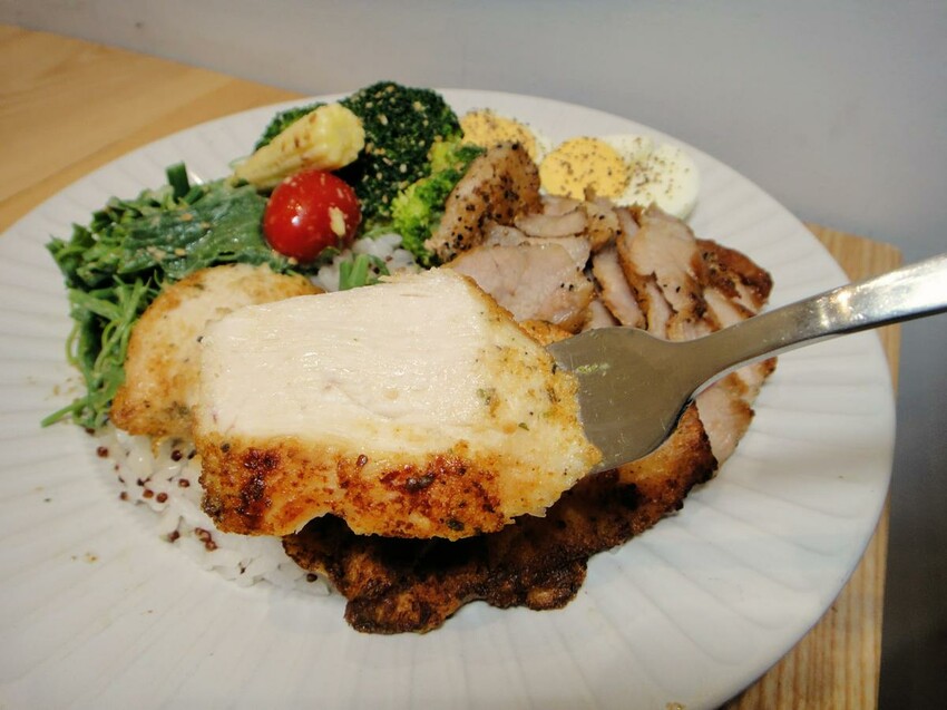 【美食】「食光機奇岩店」中西式簡餐、義大利麵、健康餐盒，北投