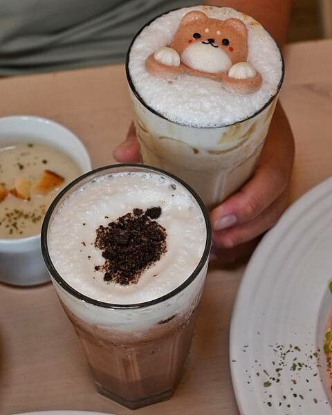 帕菲puffy｜鳳山區美食｜親子、寵物友善餐廳｜鳳凌廣場周邊義式餐廳｜三色萌熊泡芙、義大利麵、燉飯