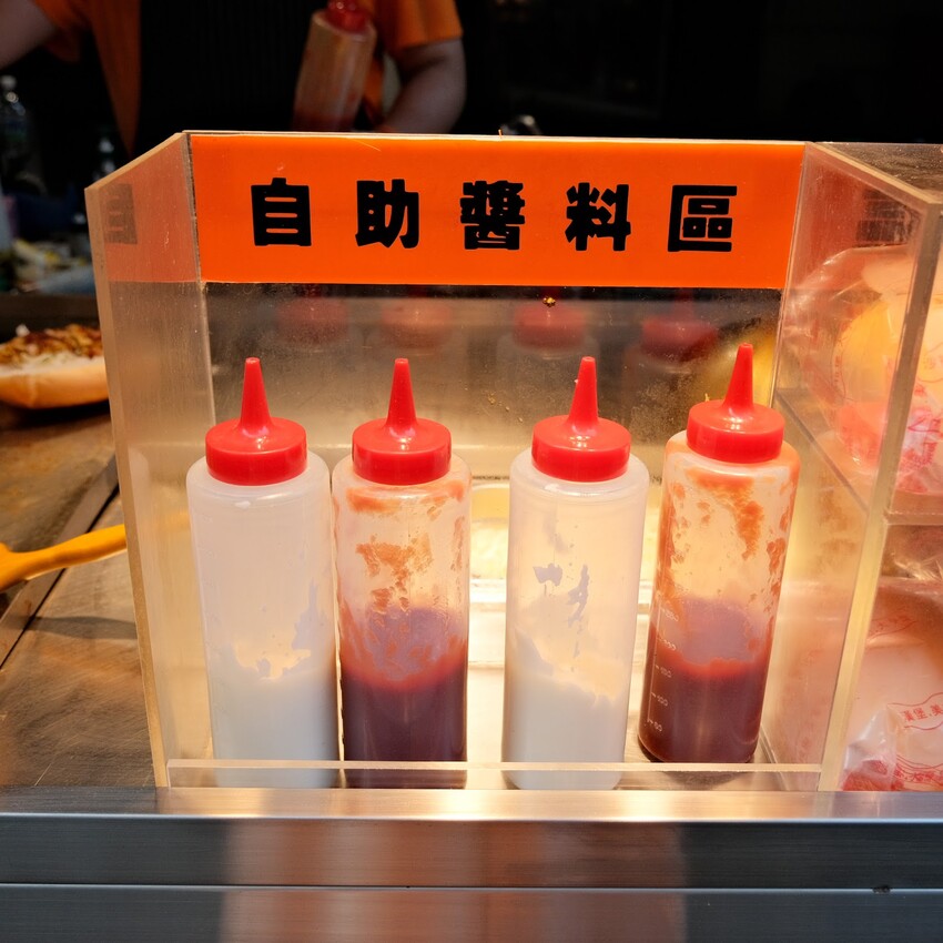 【信義區美食推薦】神攻沙威瑪～現烤香軟麵包、台灣在地雞肉炒軟Q～肉力加倍、爆漿起司沙威瑪超好吃！信義區平價美食～