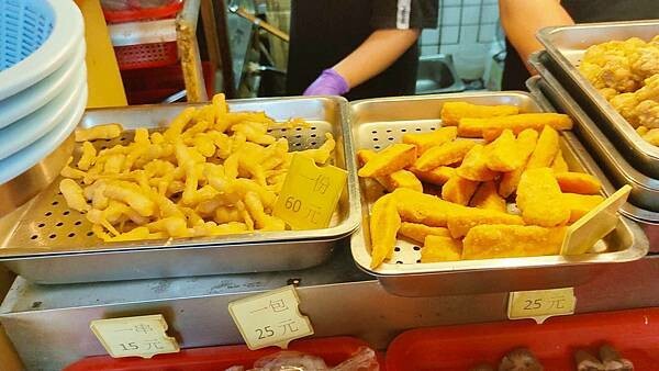 第一家 鹹酥雞｜４０元超便宜鹹酥雞店，每天只開五小時，晚來吃不到