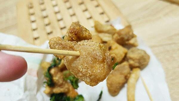 第一家 鹹酥雞｜４０元超便宜鹹酥雞店，每天只開五小時，晚來吃不到