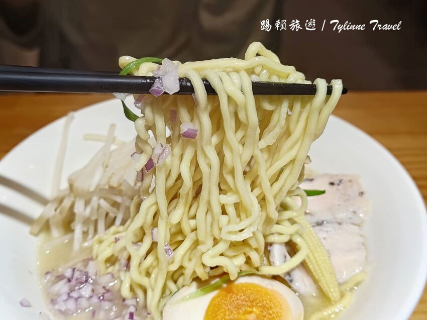 大安科技大樓拉麵！裸湯拉麵雞白湯宵夜首選，原味與柚子鹽雙口味推薦。