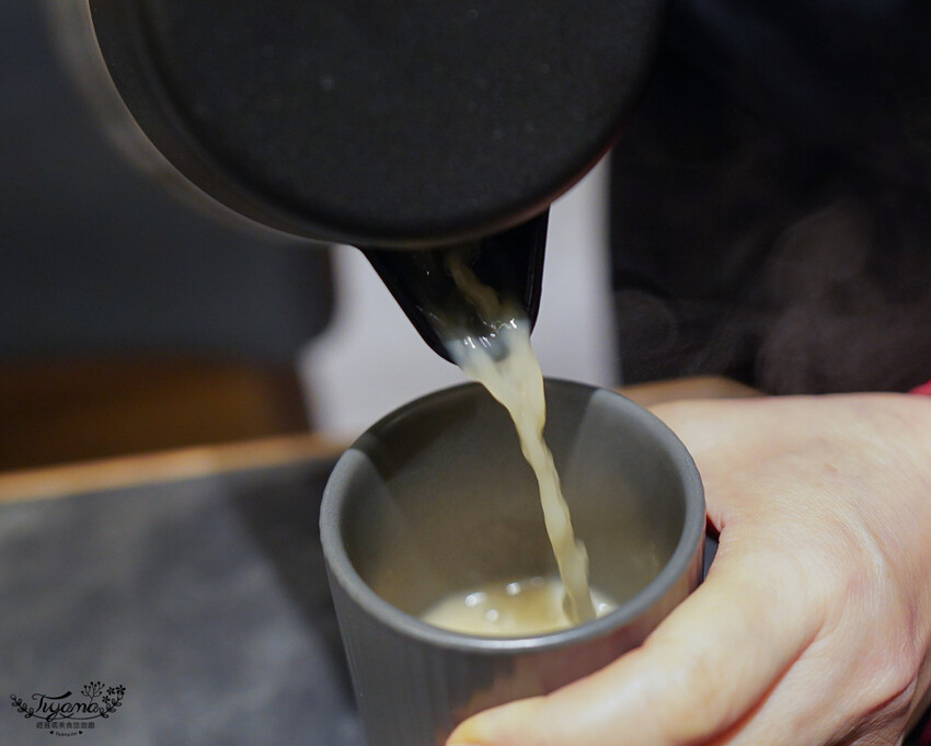 桃園火鍋。珍上堂海陸火鍋城：桃園精品火鍋「黃金雞上湯」，生猛鮮活波士頓龍蝦這裡吃 @緹雅瑪 美食旅遊趣