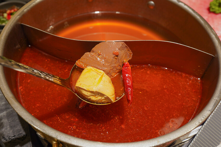 桃園火鍋。珍上堂海陸火鍋城：桃園精品火鍋「黃金雞上湯」，生猛鮮活波士頓龍蝦這裡吃 @緹雅瑪 美食旅遊趣