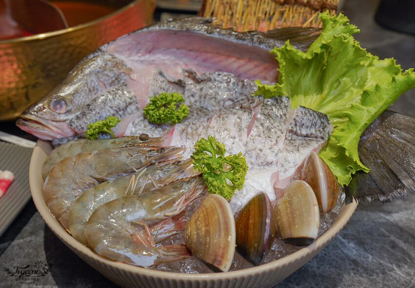 桃園火鍋。珍上堂海陸火鍋城：桃園精品火鍋「黃金雞上湯」，生猛鮮活波士頓龍蝦這裡吃 @緹雅瑪 美食旅遊趣