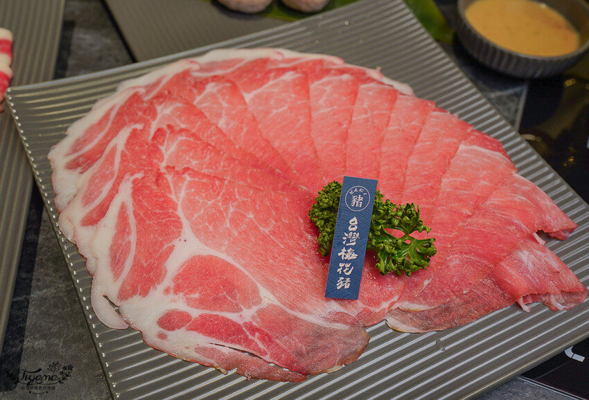 桃園火鍋。珍上堂海陸火鍋城：桃園精品火鍋「黃金雞上湯」，生猛鮮活波士頓龍蝦這裡吃 @緹雅瑪 美食旅遊趣