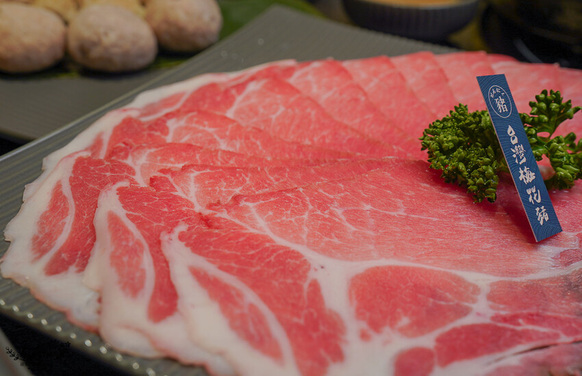 桃園火鍋。珍上堂海陸火鍋城：桃園精品火鍋「黃金雞上湯」，生猛鮮活波士頓龍蝦這裡吃 @緹雅瑪 美食旅遊趣