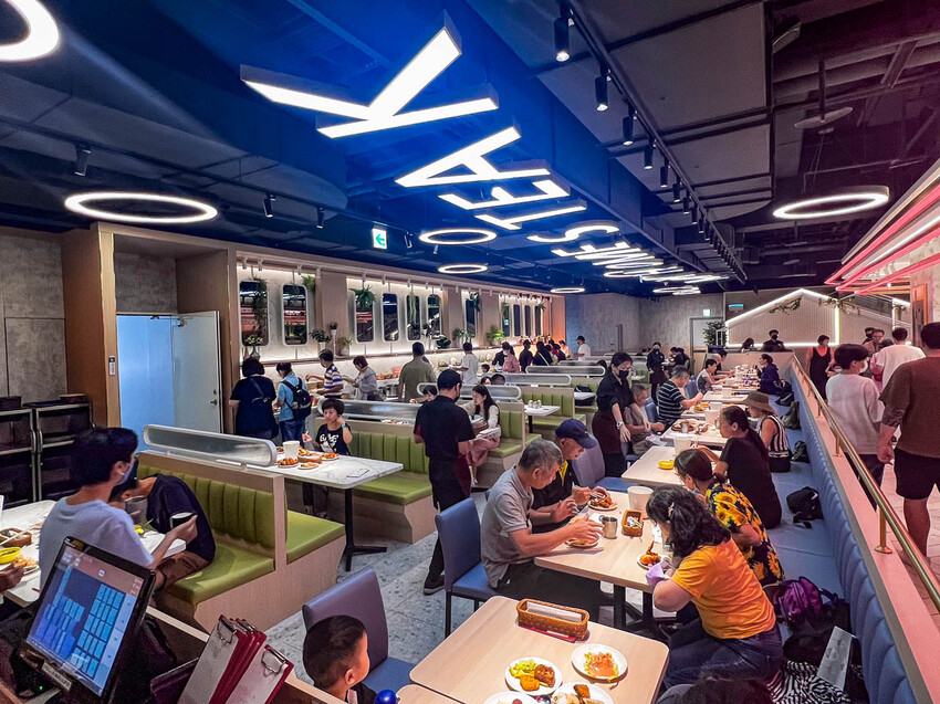 新北市林口區我家牛排林口A9店｜現場人山人海！全台最大我家牛排，值得排嗎？