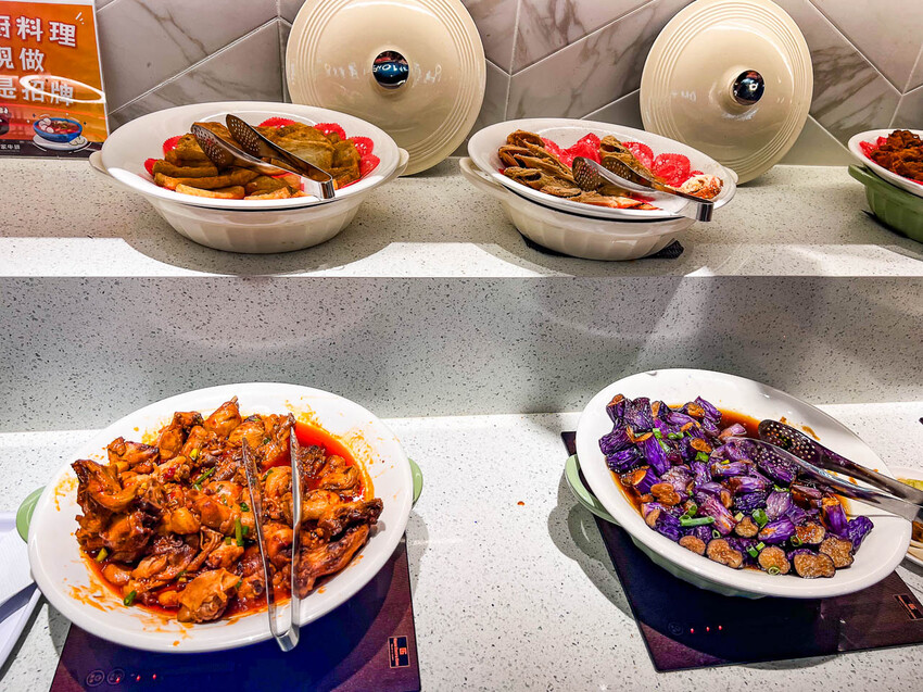 新北市林口區我家牛排林口A9店｜現場人山人海！全台最大我家牛排，值得排嗎？