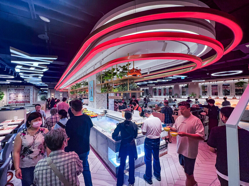 新北市林口區我家牛排林口A9店｜現場人山人海！全台最大我家牛排，值得排嗎？