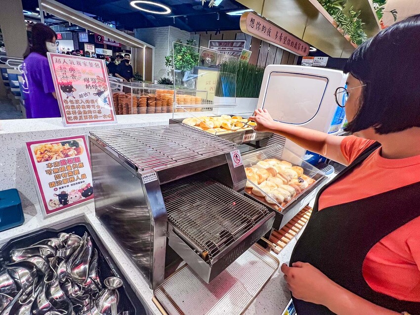 新北市林口區我家牛排林口A9店｜現場人山人海！全台最大我家牛排，值得排嗎？