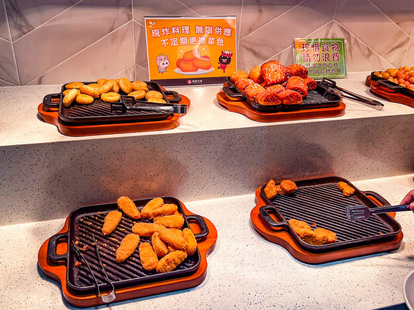 新北市林口區我家牛排林口A9店｜現場人山人海！全台最大我家牛排，值得排嗎？