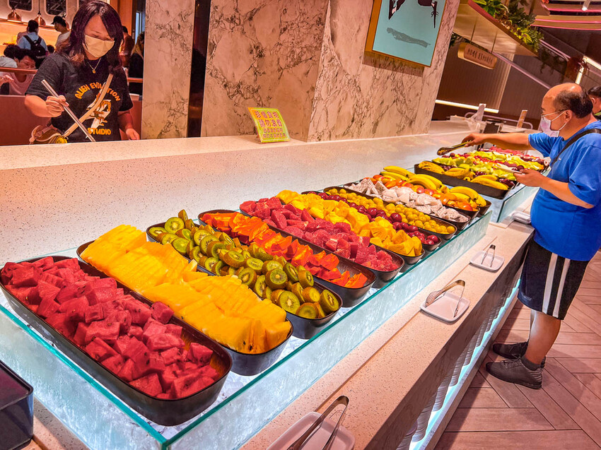 新北市林口區我家牛排林口A9店｜現場人山人海！全台最大我家牛排，值得排嗎？