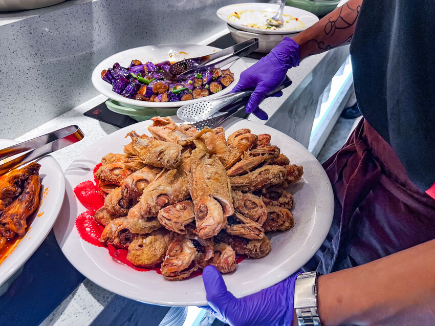 新北市林口區我家牛排林口A9店｜現場人山人海！全台最大我家牛排，值得排嗎？