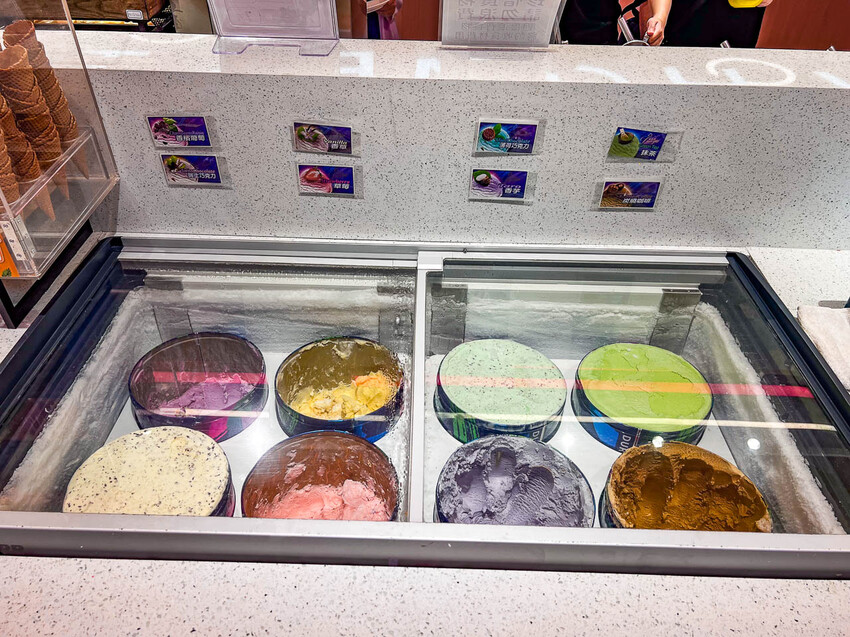 新北市林口區我家牛排林口A9店｜現場人山人海！全台最大我家牛排，值得排嗎？