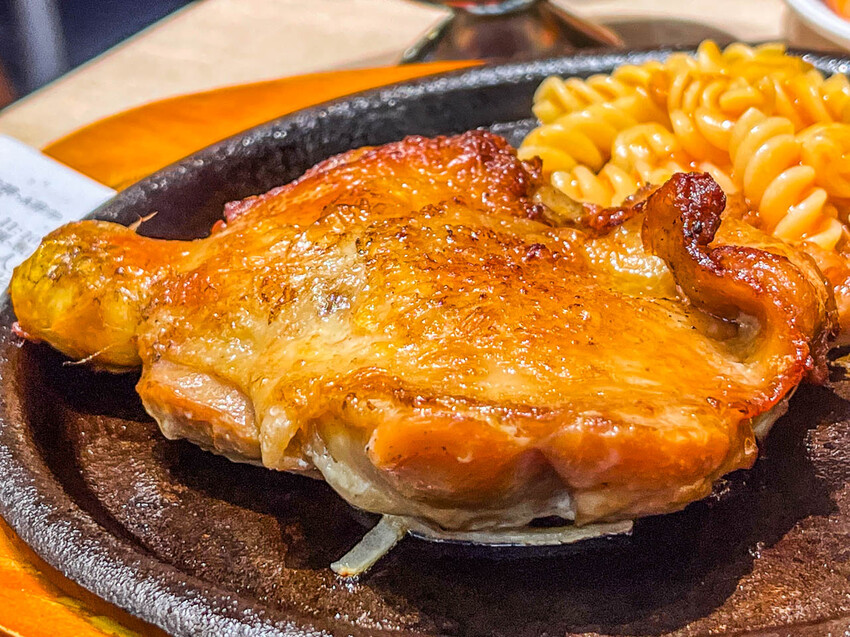 新北市林口區我家牛排林口A9店｜現場人山人海！全台最大我家牛排，值得排嗎？