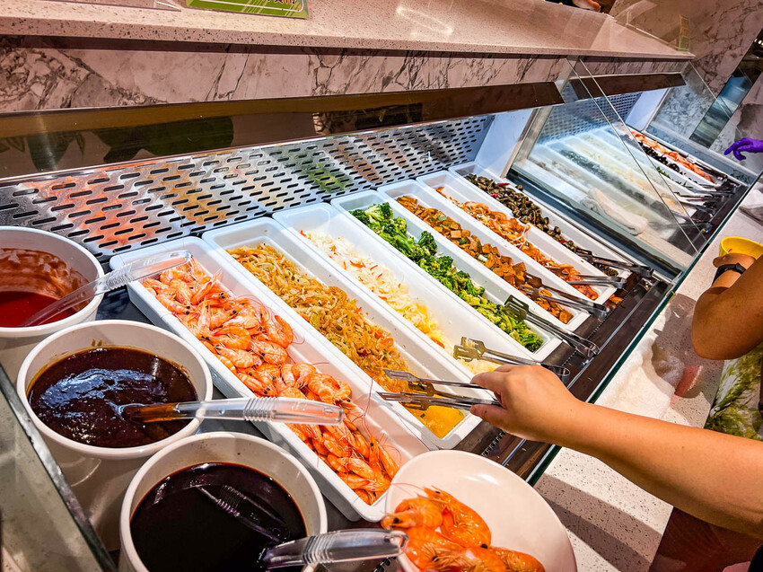 新北市林口區我家牛排林口A9店｜現場人山人海！全台最大我家牛排，值得排嗎？