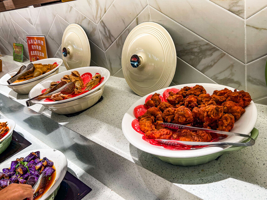 新北市林口區我家牛排林口A9店｜現場人山人海！全台最大我家牛排，值得排嗎？