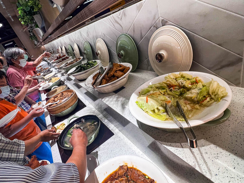 新北市林口區我家牛排林口A9店｜現場人山人海！全台最大我家牛排，值得排嗎？